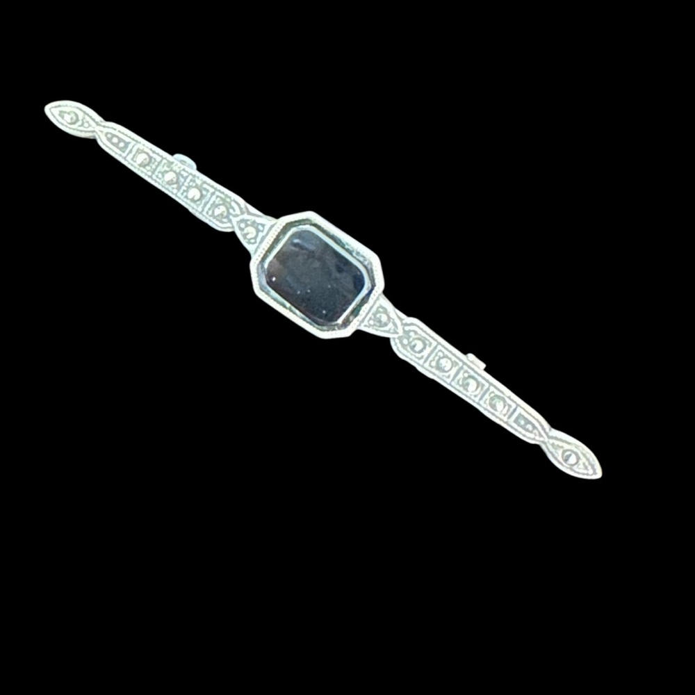 Sterling silver And Onyx Vintage pin